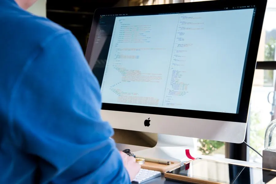 Softwareentwicklung am Bildschirm